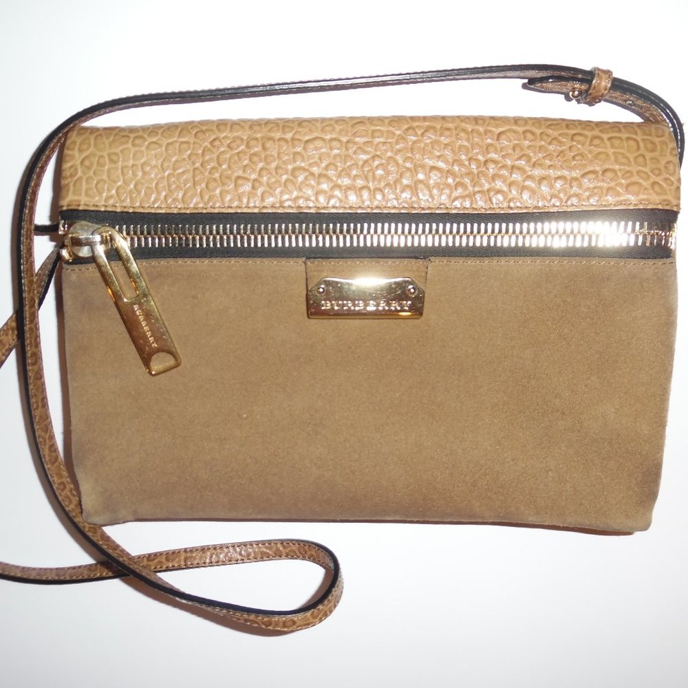 Burberry Suede Pebble Leather Logo Crossbody Zip Envelope Bag Purse
